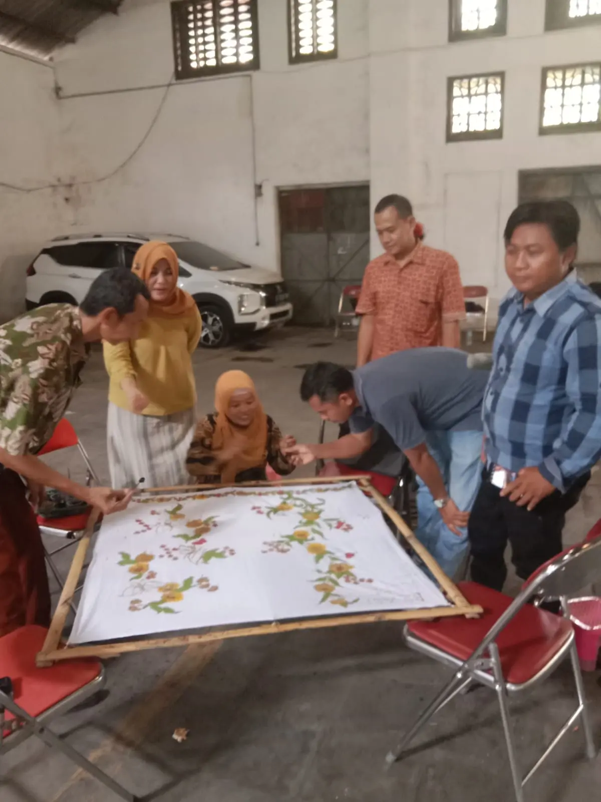 Pelatihan membatik mahasiswa UNIBA(6)